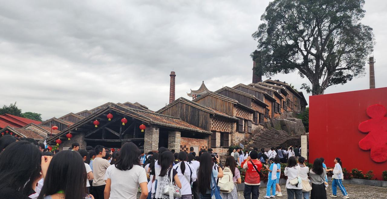 同學參觀南風古灶